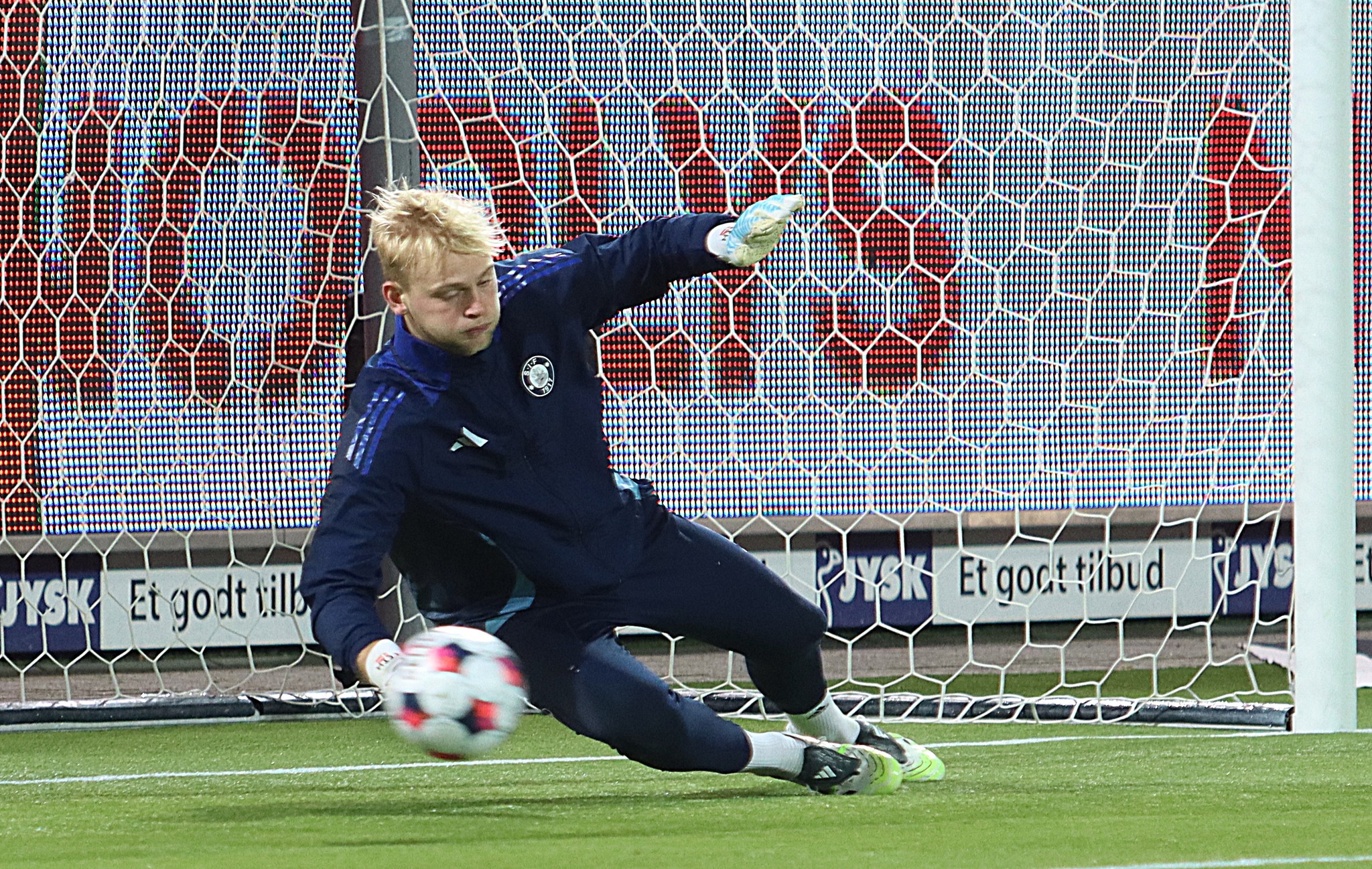 SIF kollapser i Kiel: Smider 2-0-føring på 10 mareridtsminutter!