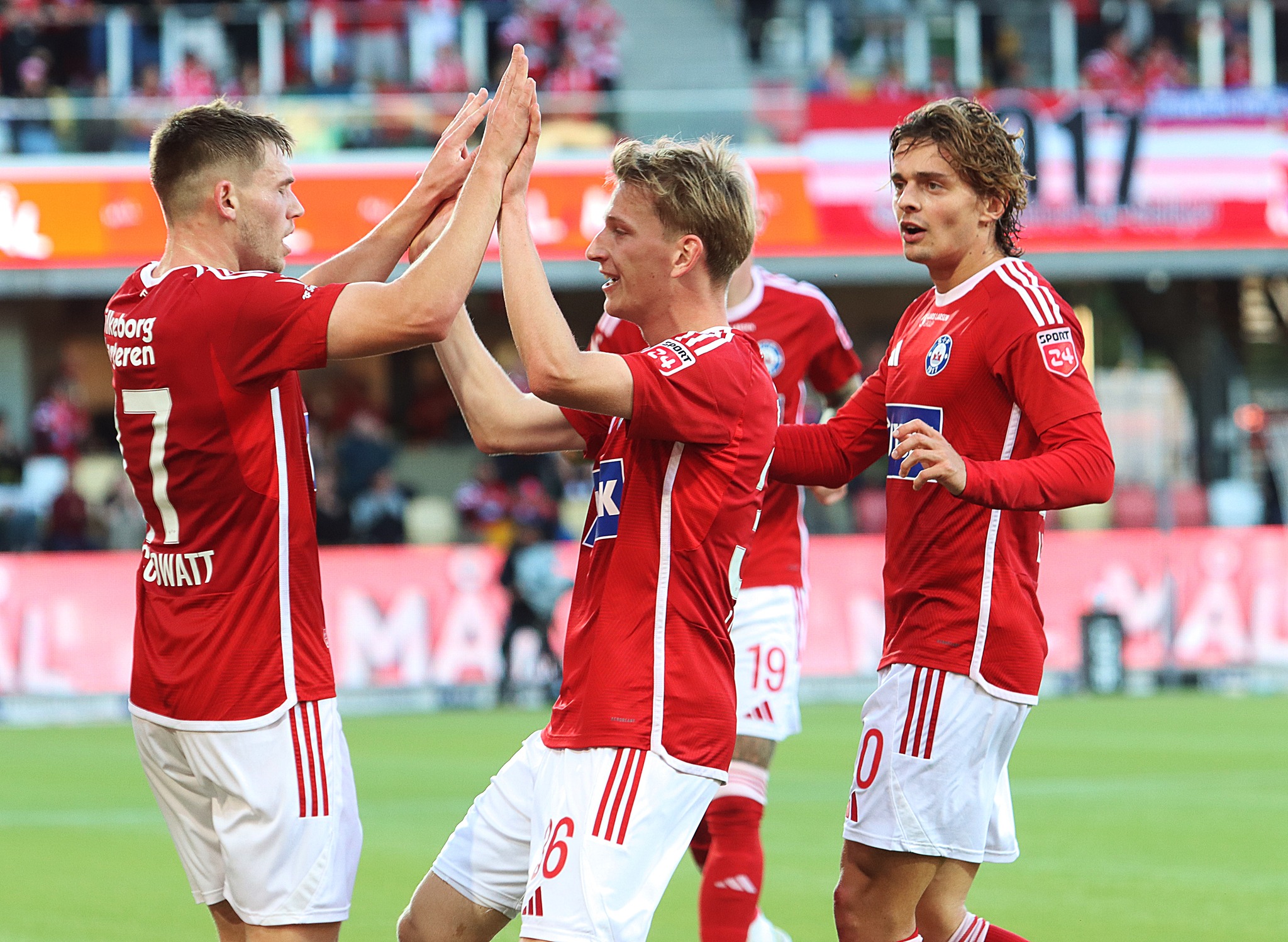 Kamptidspunkterne fundet: To lokalbrag venter i afslutningen af grundspillet