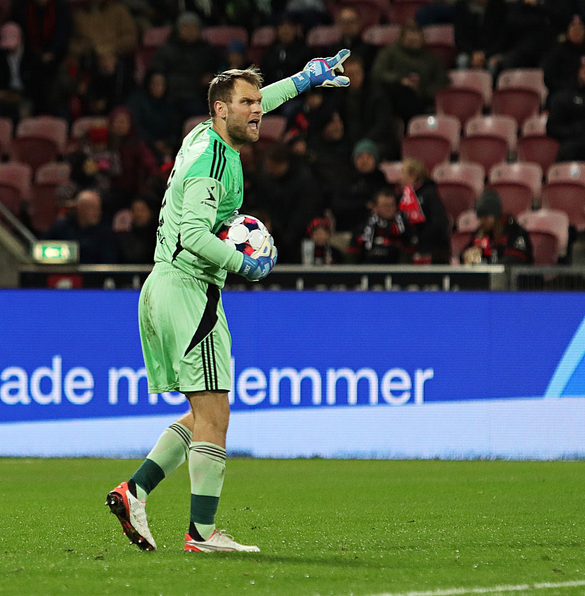 Nicolai Larsen slutter som nummer tre