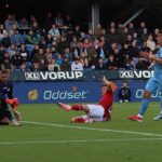 Oliver Ross scorer i mod Randers / Foto: Ulla Myrhøj